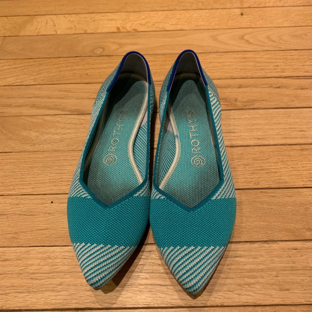 Rothys size 9 calypso (teal) point
